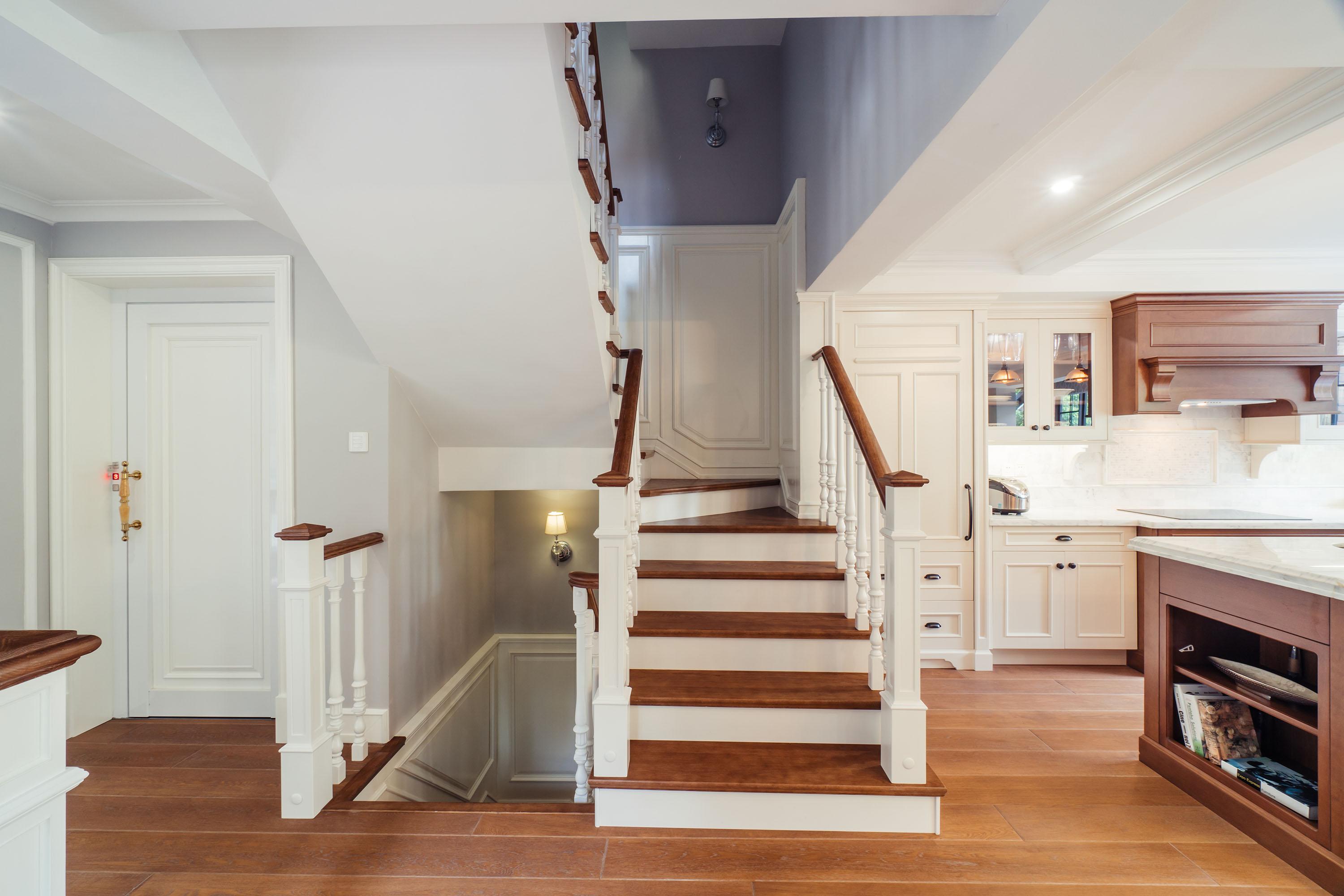 山水道 的想法: 楼梯风水 br>楼梯是气流通道,别墅内的气流会随着人