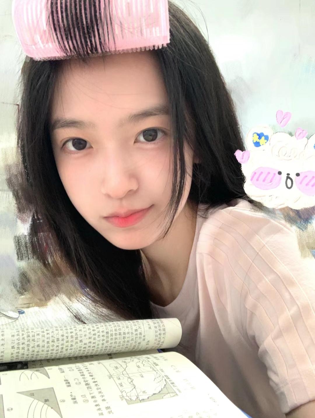 女生的素颜好看吗女大学生对不起我的素颜是真的很漂亮全部都是原相机
