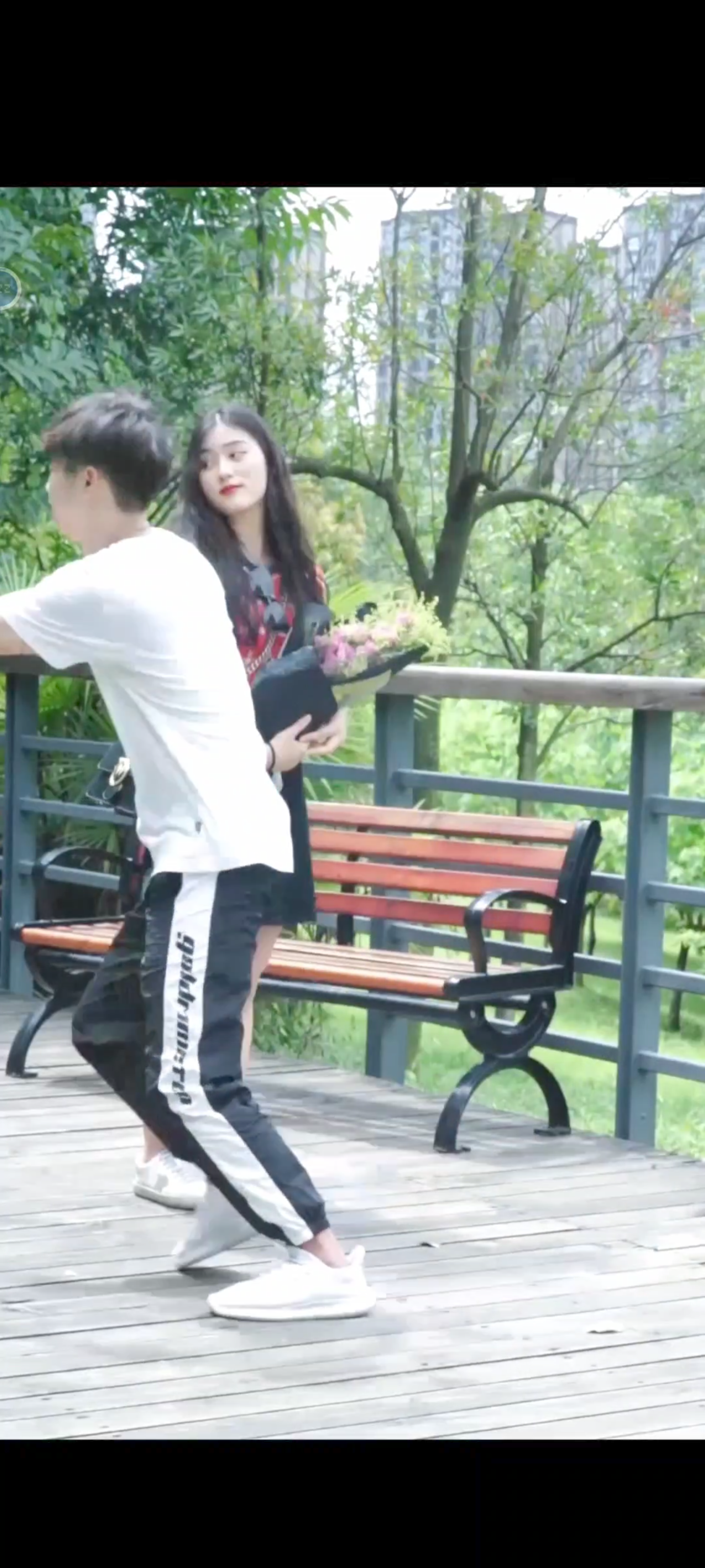 水中月心 的想法: 真人剧情游戏拆散情侣大作战感兴趣的可以体验一下