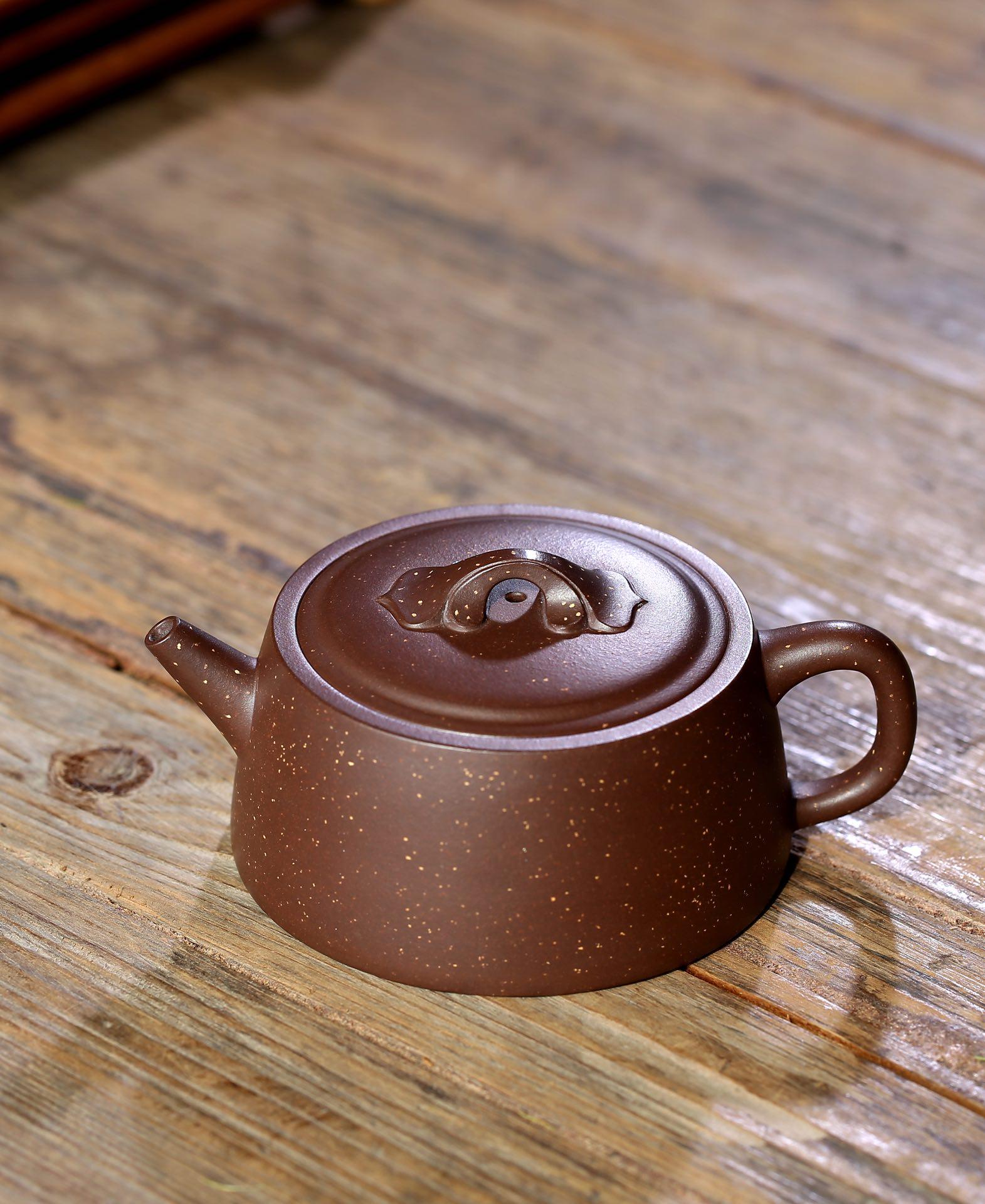 紫砂壶 的想法: 如意满天星泥料,原矿优质紫泥容量,280cc独特如意壶钮