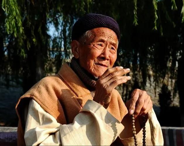 1959年10月13日,虚云老和尚云居山安详示寂,世寿120岁,僧腊101