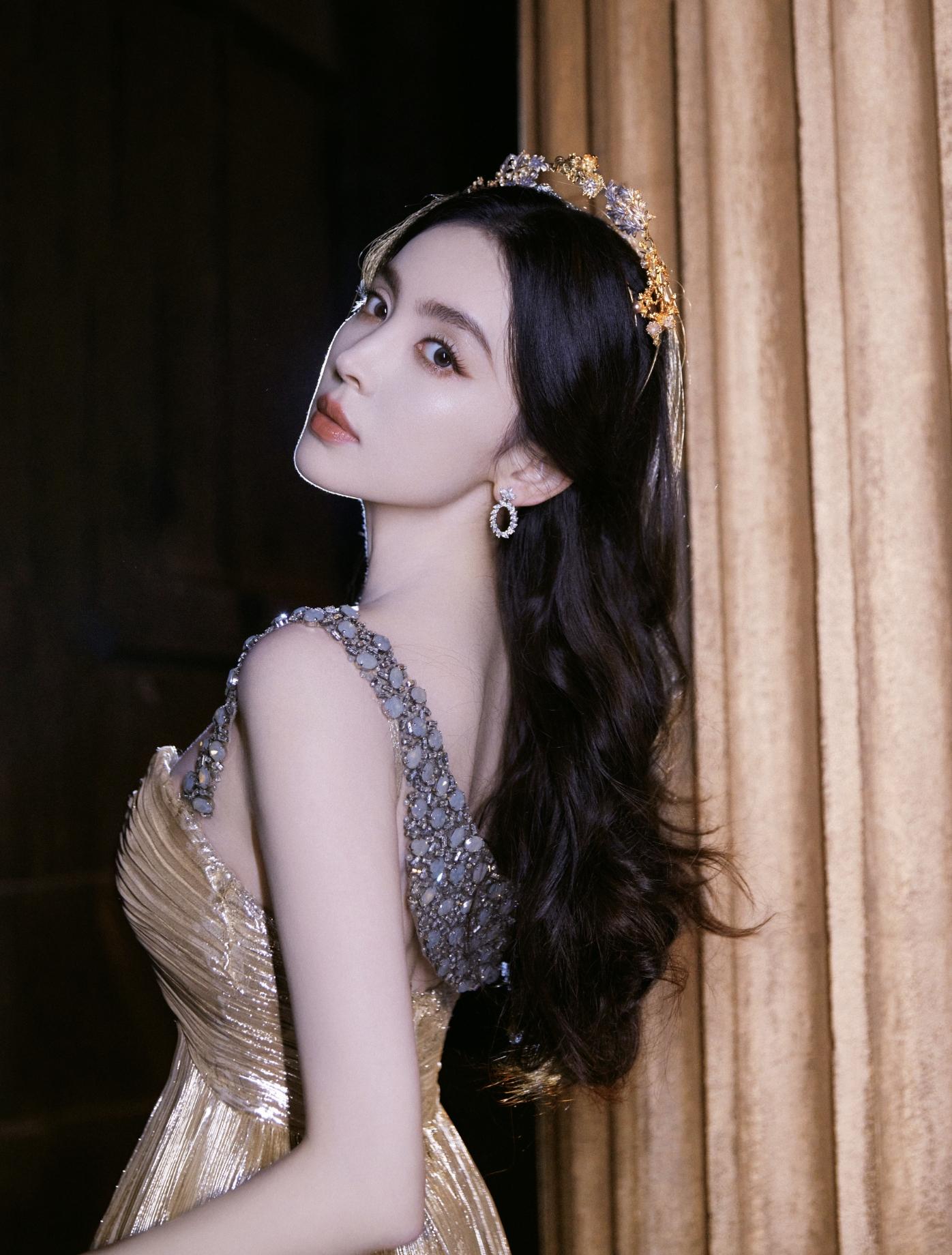  br>看看古力娜扎最新的造型,真的是美美的,要是再出些好作品就更好了