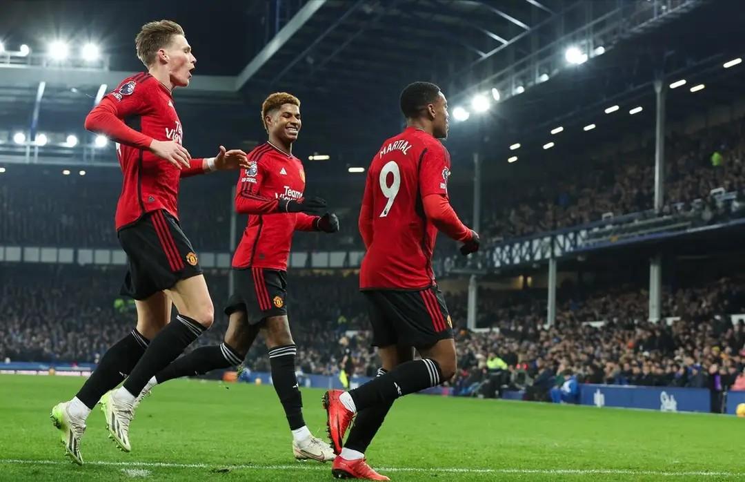 知乎用户 的想法: 曼联客场3-0埃弗顿,顺利取得三分 | 很久没有见过