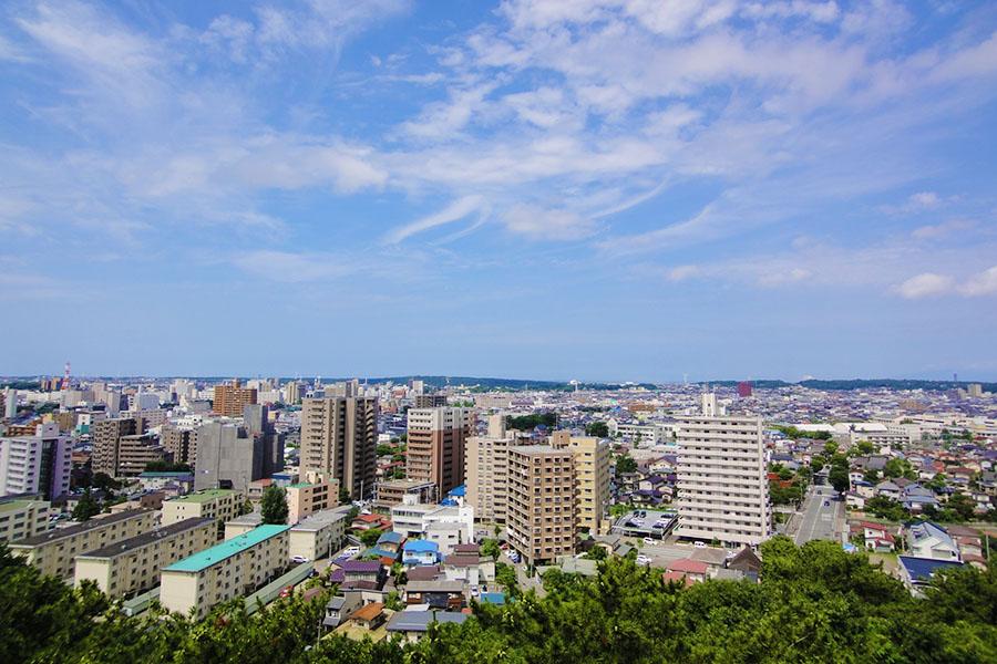 渡边米丽爱 的想法: 日本秋田市时隔33年人口跌破30万人 | 根据秋田市