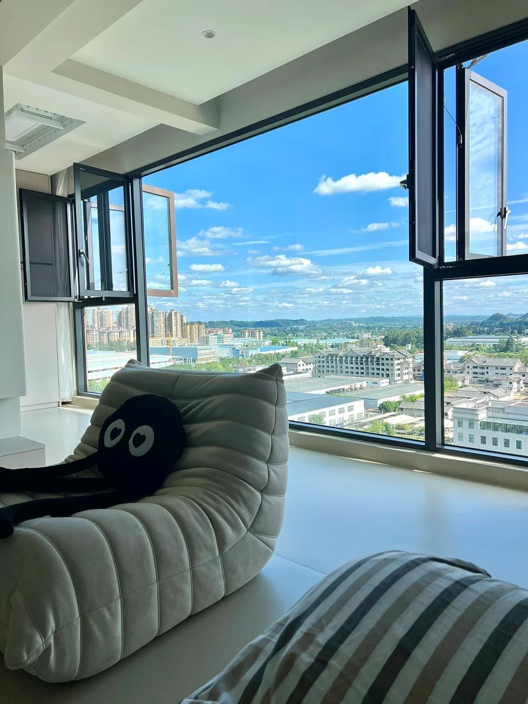 一张图证明落地窗封阳台真的不后悔当初本来想装平开窗在对比完和