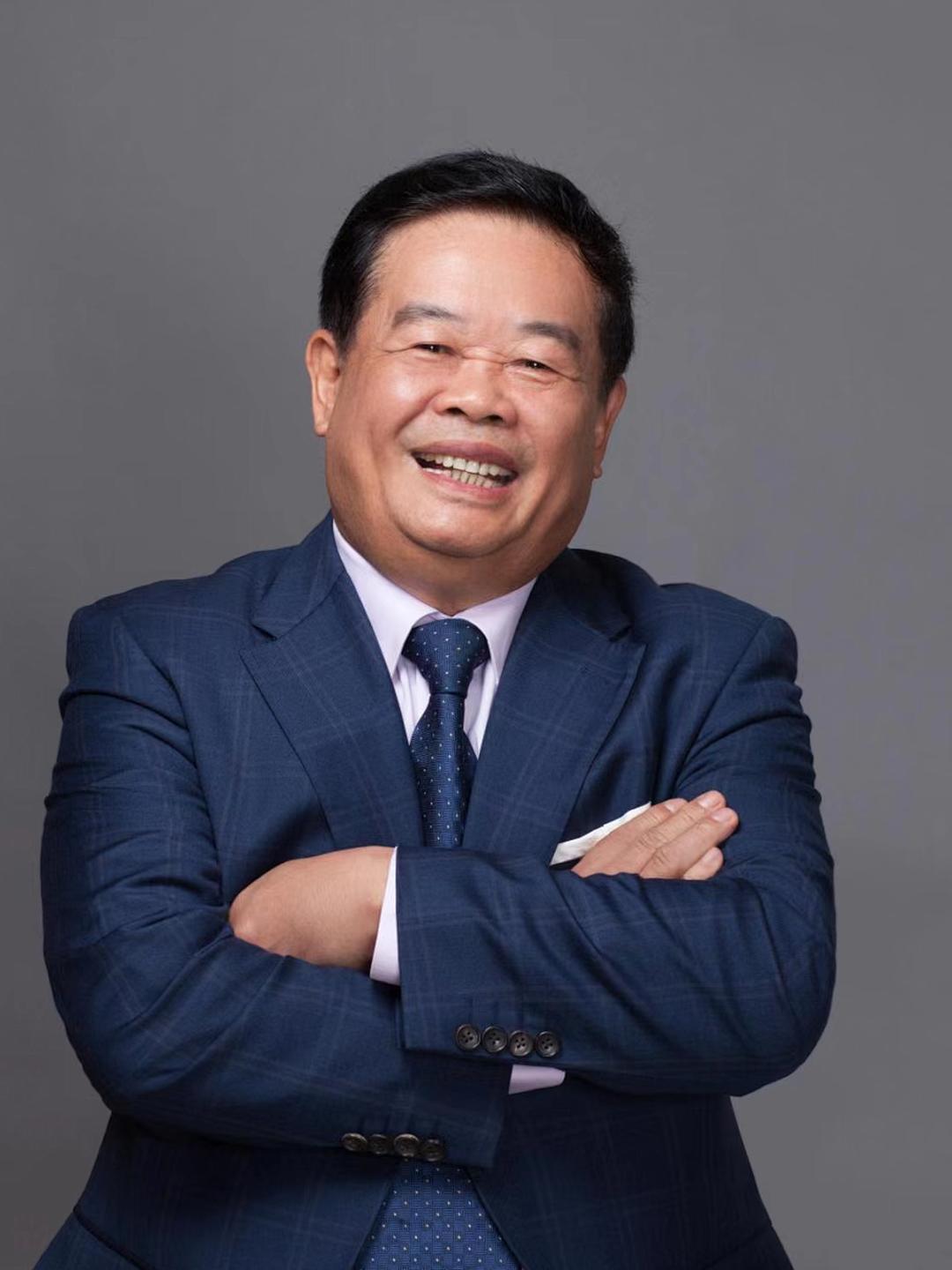 曹德旺曾说:"当你一天能赚到两三万后,你就会发现,通过勤劳根本发