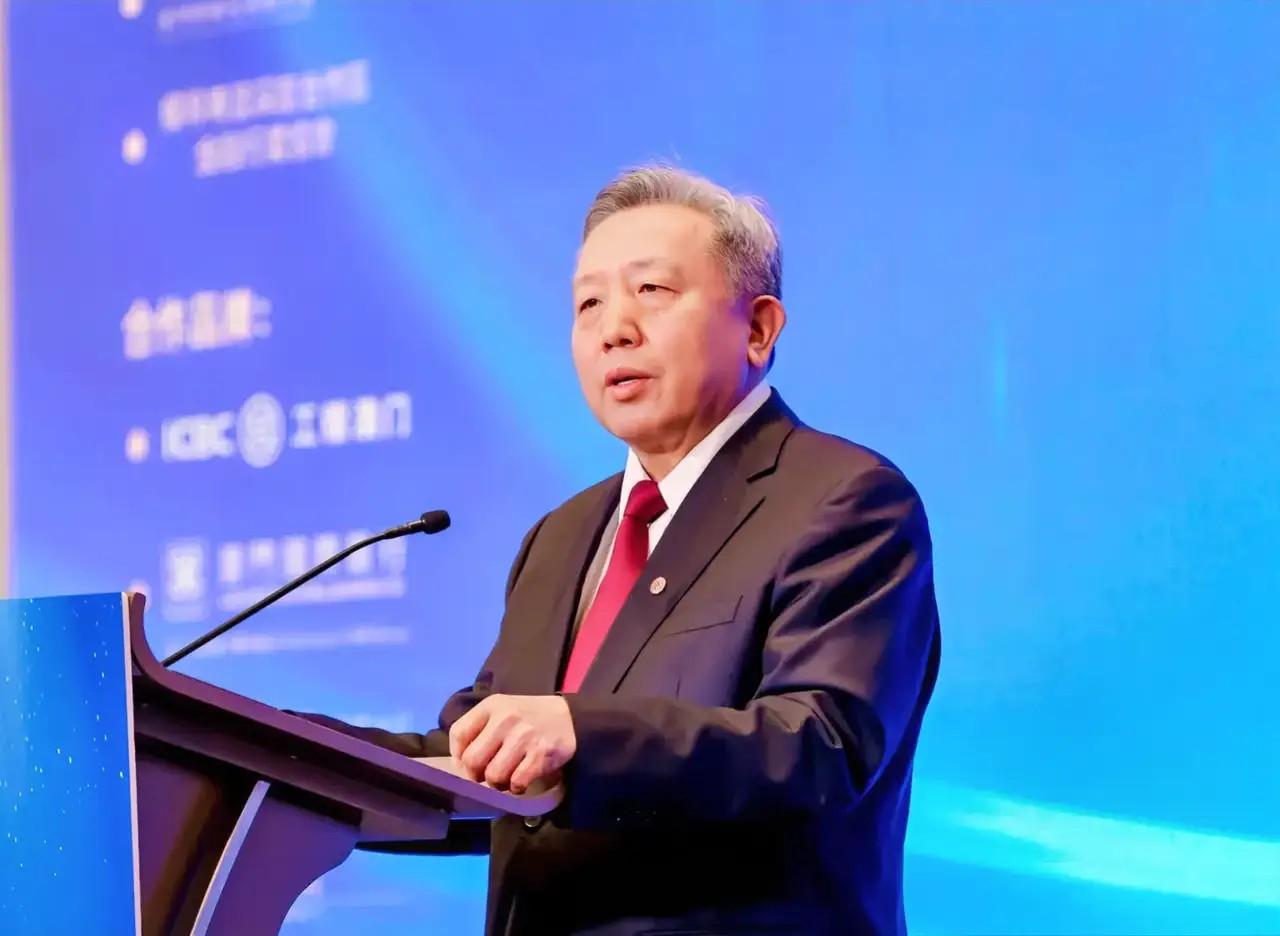 明月清风拂 的想法: 吴晓求教授呼吁暂缓ipo | 1月18日,在第十三届融