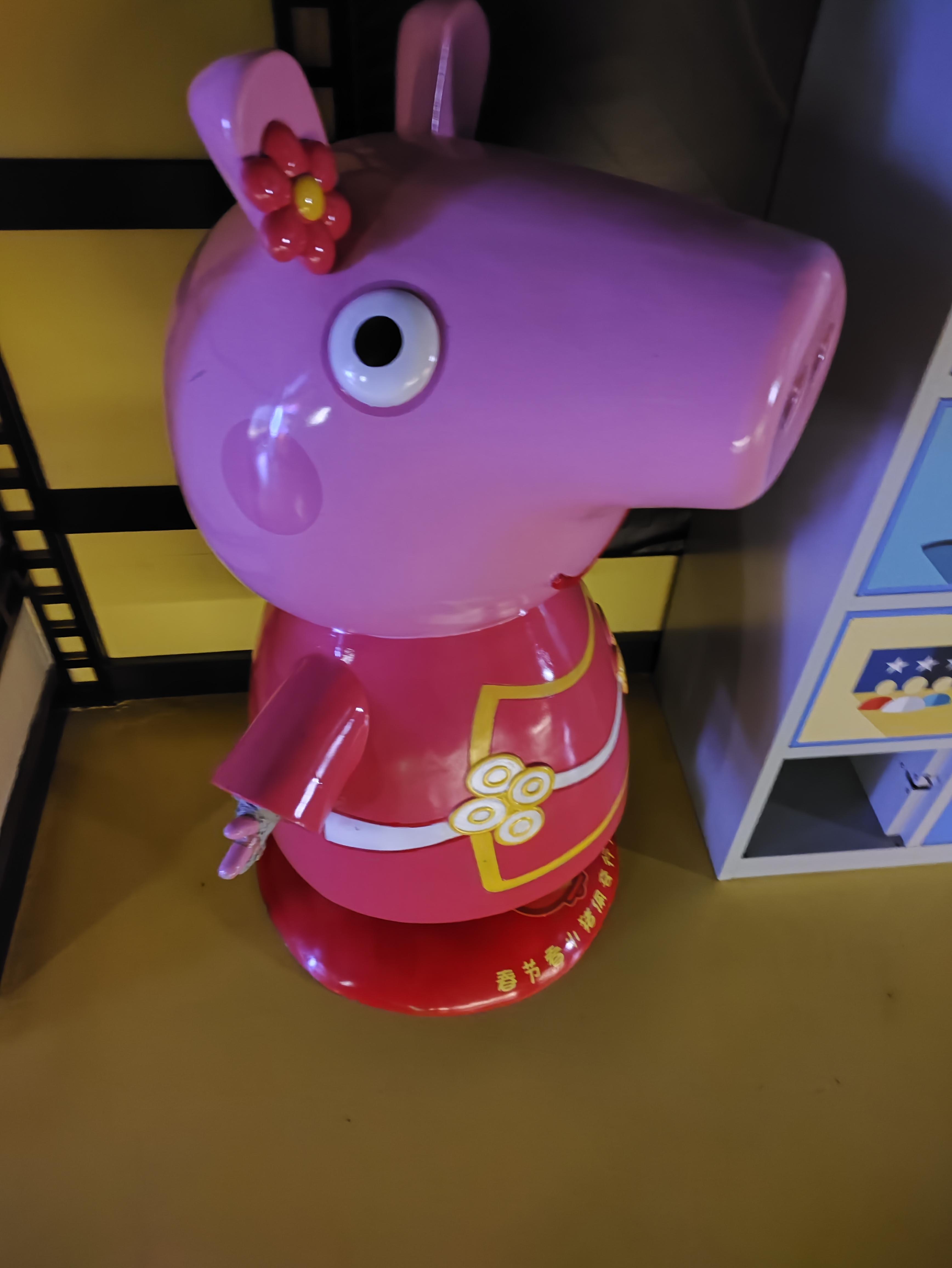 落素秋 的想法: 搞错了,小猪佩奇有四只眼睛