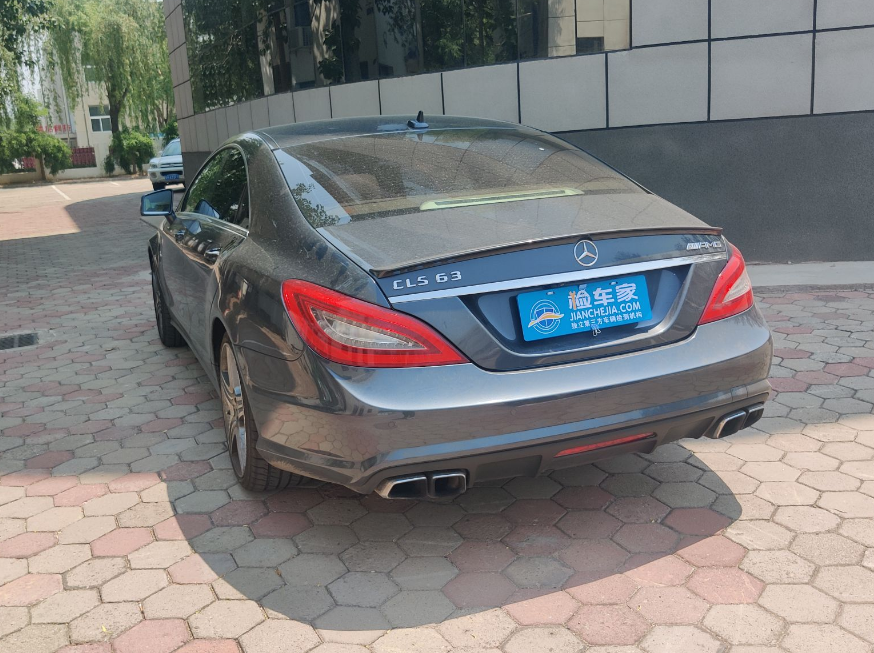 优雅太优雅了这辆恶魔眼奔驰cls63绝对是轿跑车的天花板
