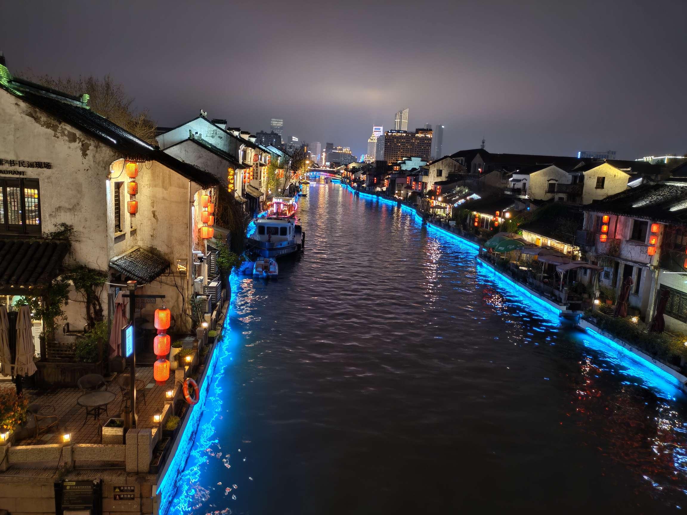 变成了一条狗 的想法: #镜头下的城市 晚安,深夜中这个城市,就像盛装狂欢之后的安静 - 知乎