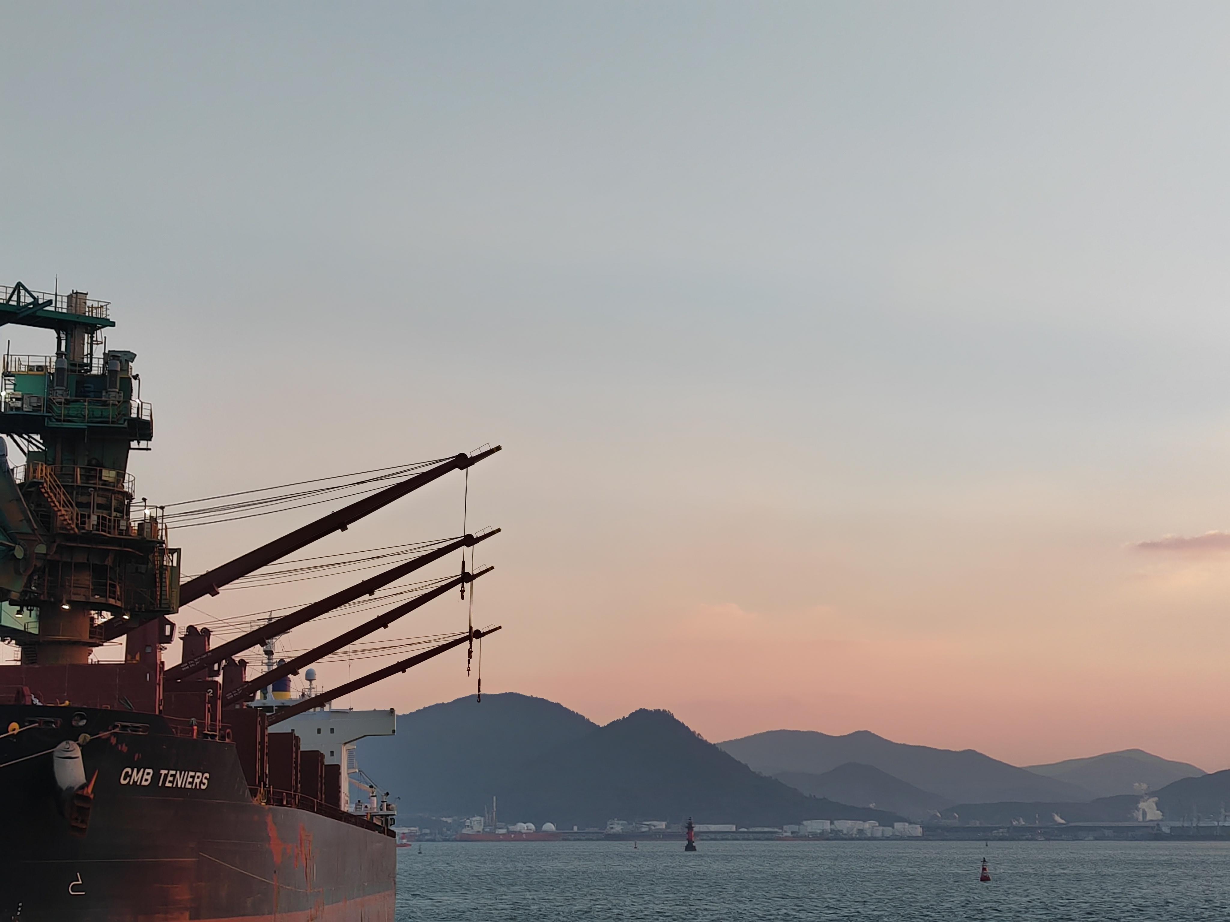 洒脱的枫叶yee 的想法: 韩国港口的日落 | 再一次来到韩国光阳港,只是