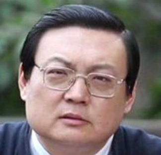 飞娱圈 的想法: 老梁评价章子怡,他表示,章子怡在娱乐圈中十分狡猾,并