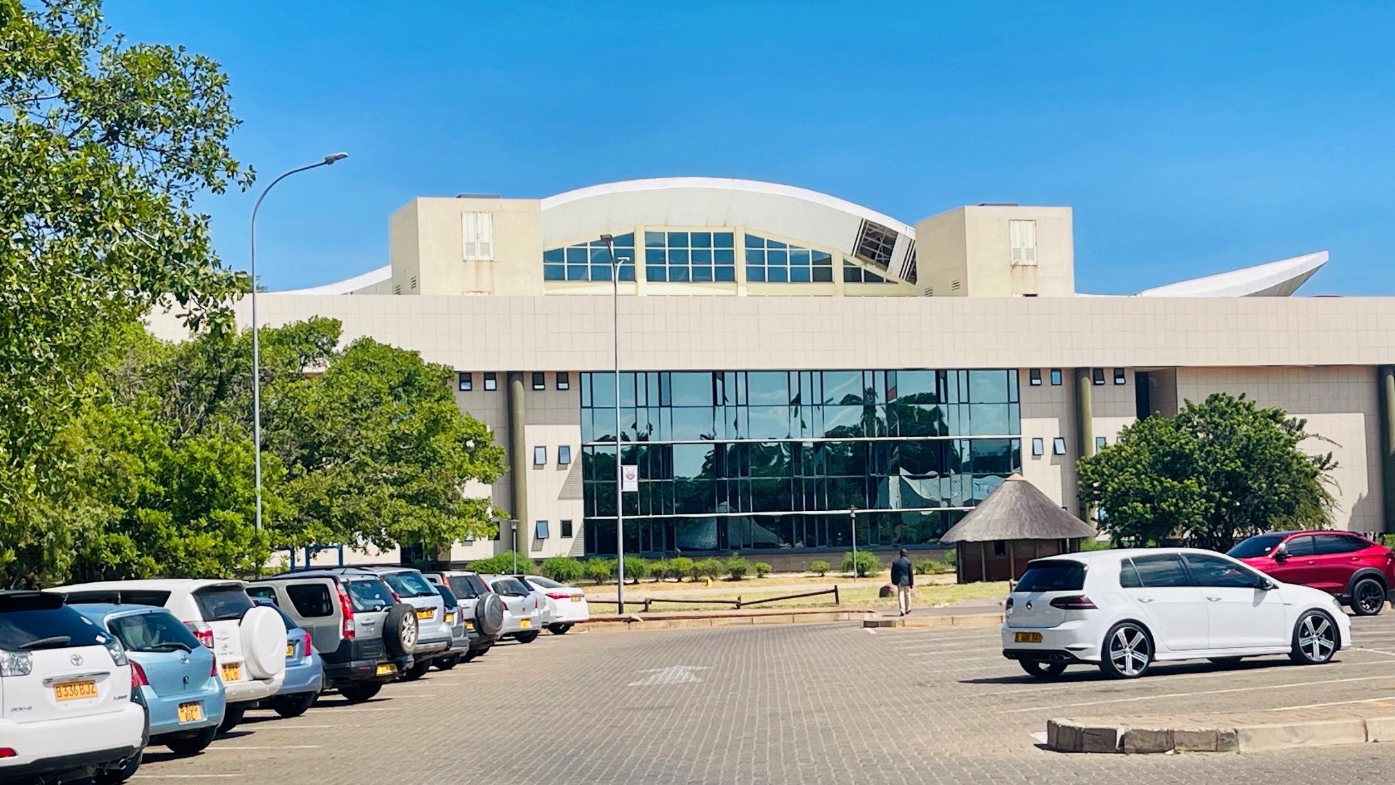 王小龙闯世界 的想法: 非洲博茨瓦纳最好大学,相当于中国清华北大