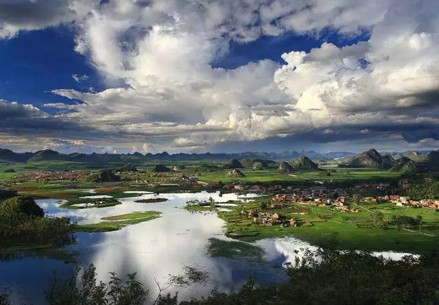 国内最美的风景视频 15ef428f1aff1b141e9ba03e51dabac7_r.jpg