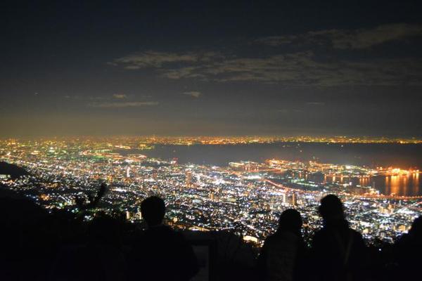 三毛游介绍 美到窒息的三大日本夜景 知乎