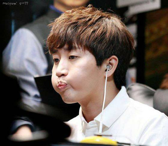 感谢星际争霸把洪榛浩这个网瘾少年带到我的面前