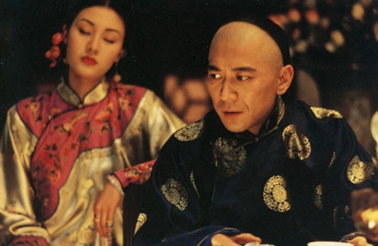 电影改编自清末韩邦庆描写上海十里洋场妓院生活的著名小说《海上花