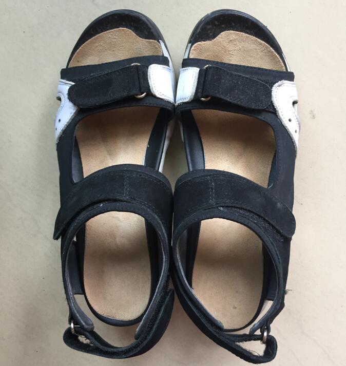 女生如何解决夏天脚出汗无法穿高跟鞋的问题?