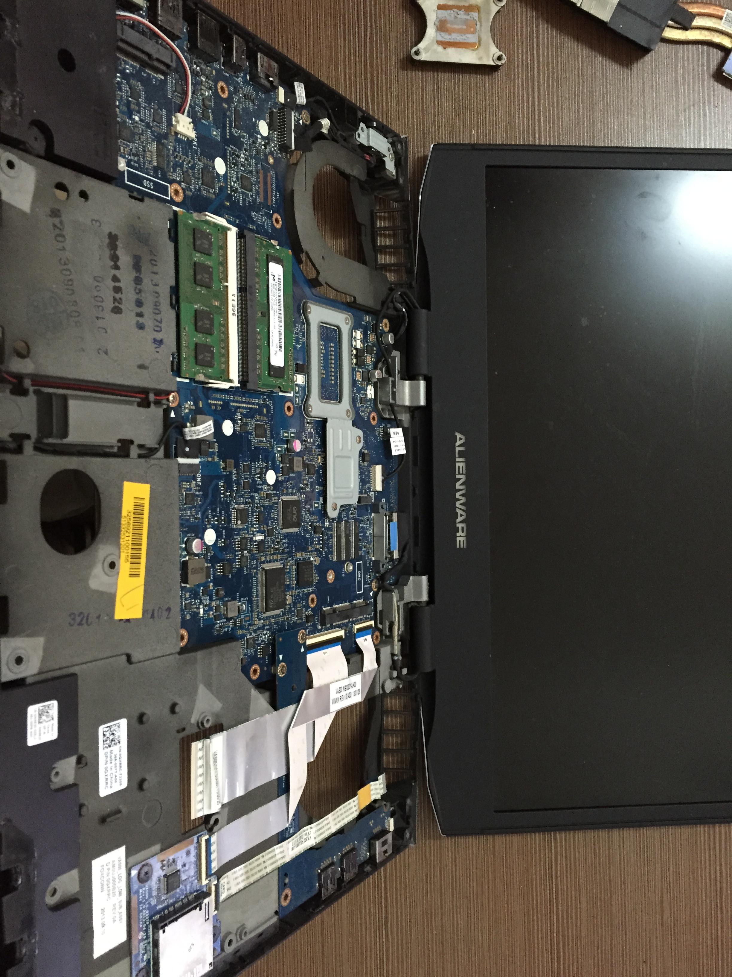 17X 刚开始是跳屏 后来变白屏 时不时能恢复 关