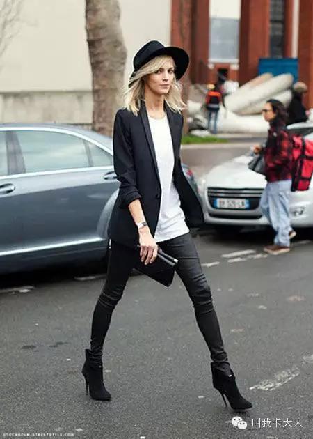 打底袜怎么搭配好 2fbb49888d7c23e2b79761af2866a471_r.jpg