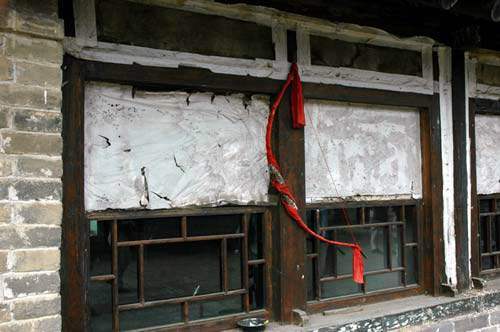 古代都是用窗户纸的吗?如果是,如何避免风吹雨打?