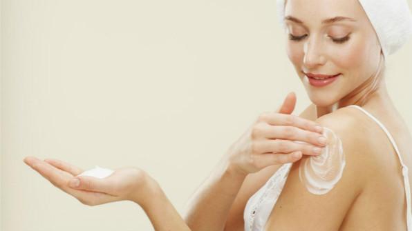 为什么抹了身体乳还是干(为什么抹了身体乳还是干痒) 为什么抹了身体乳还是干(为什么抹了身体乳还是干痒)