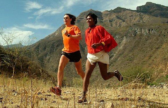 因为我经常跑步,大腿很粗,上半身很瘦,很不协调