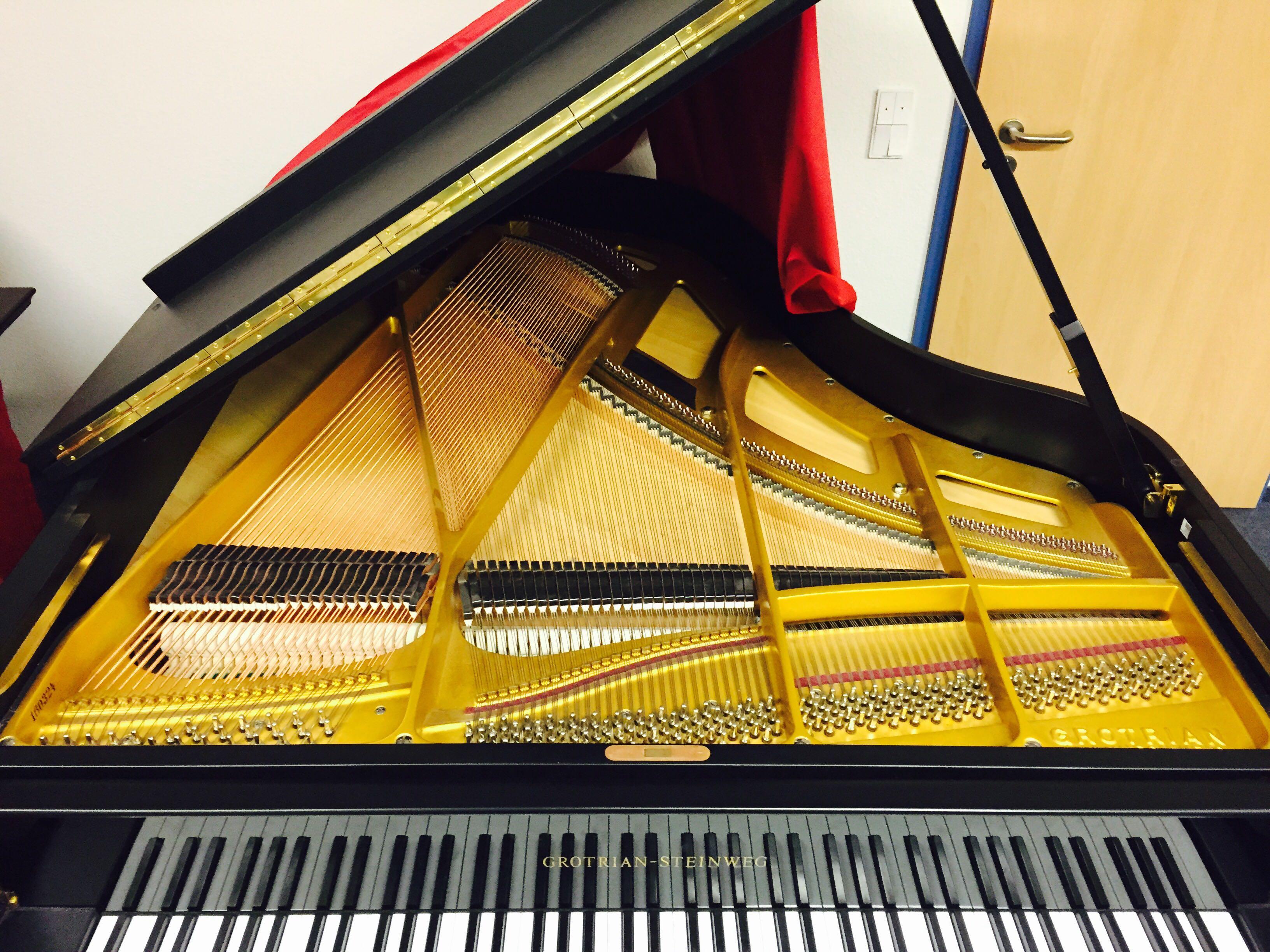 为什么钢琴的低音和高音区容易走音