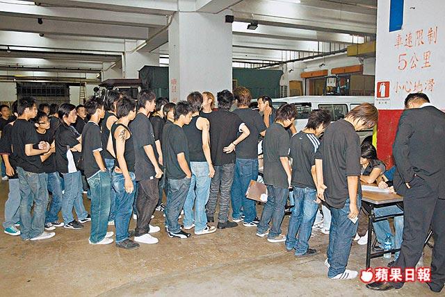 香港是否存在明目张胆的的黑社会组织?为什么?