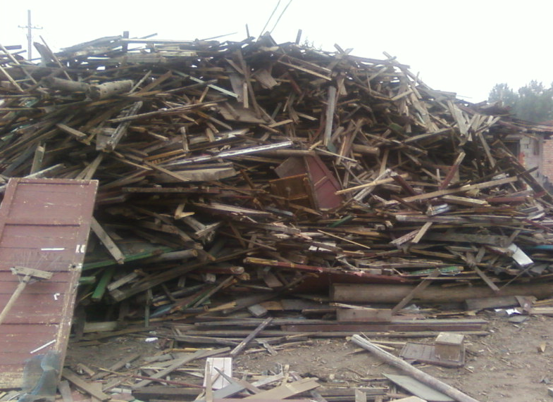 只是给大家一些思路) 1,废木料(包括木条,木枝,木墩) 其实只要有心