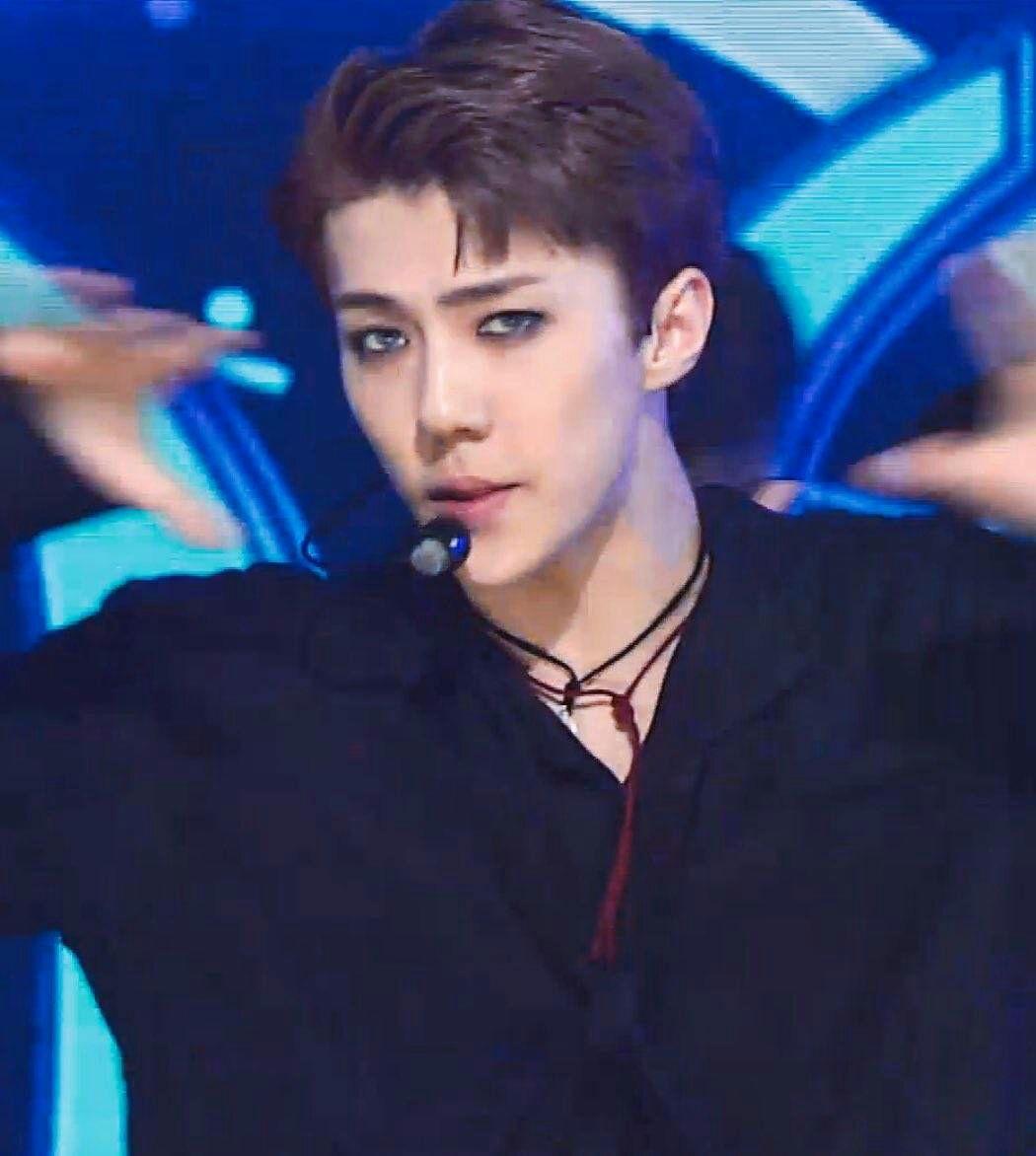 如何评价吴世勋的长相? - 七神医的回答