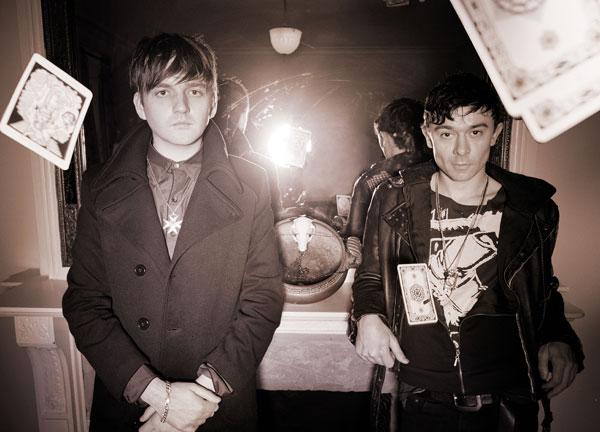 my bloody valentine,ride,lush等纷纷重组复出;另一方面,新迷幻乐队