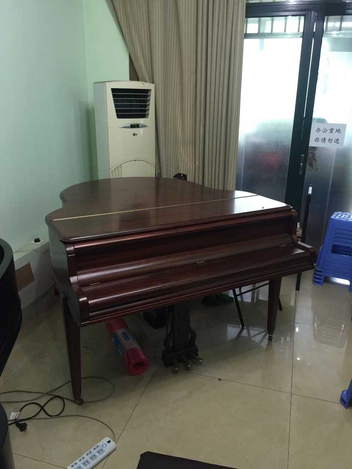 家里有一架三角钢琴是怎样的体验?