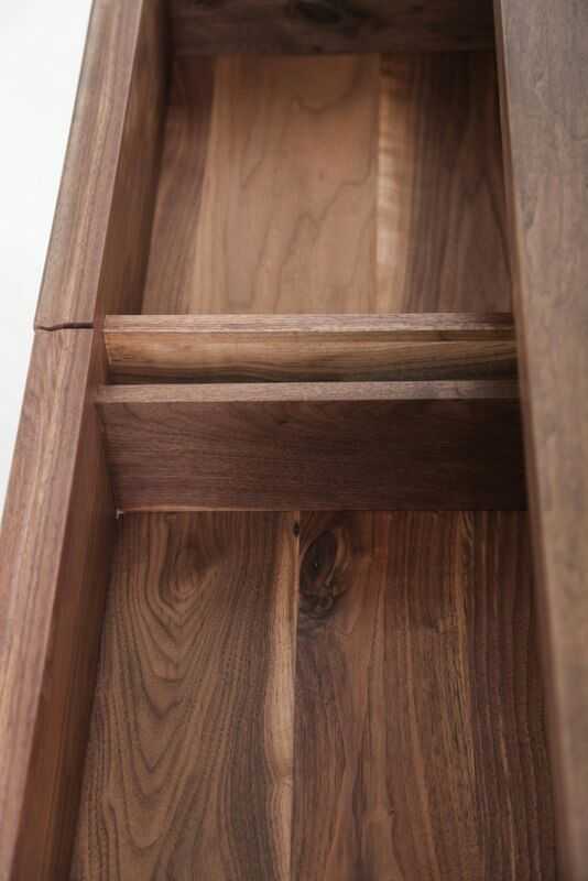 黑胡桃木出现明显浅色是正常的吗?