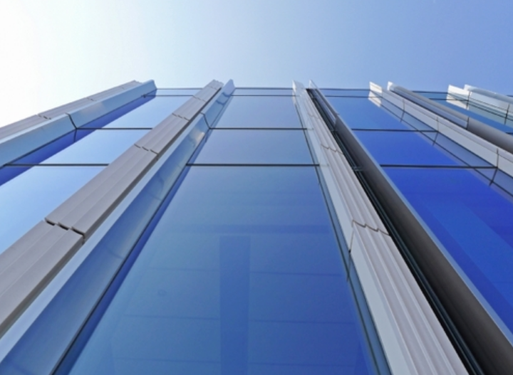 建筑必须要有气窗吗?全封闭式的幕墙是如何实现的?