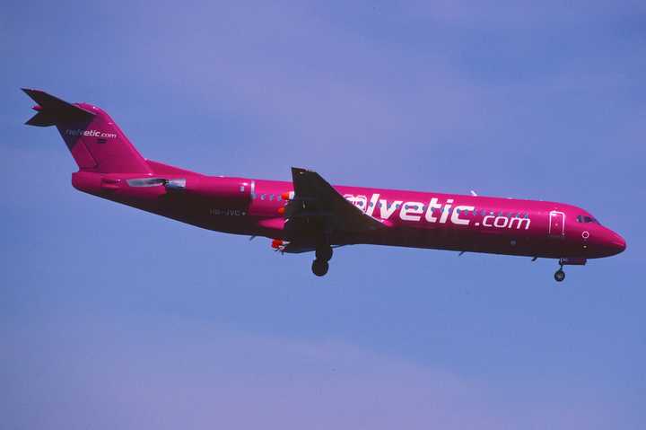 空中浩劫s15e09中为什么有架飞机被打码了?