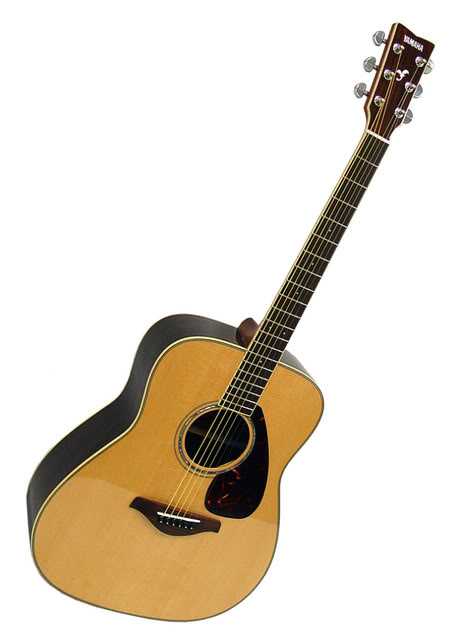 我用的是雅马哈的730s,感觉还不错的一把入门琴吧.