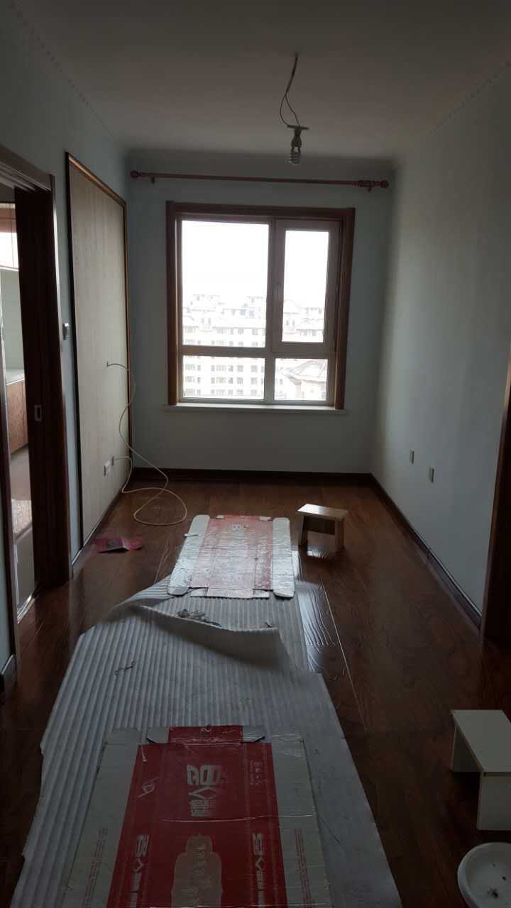 如此狭小的客厅空间该如何添置家具?