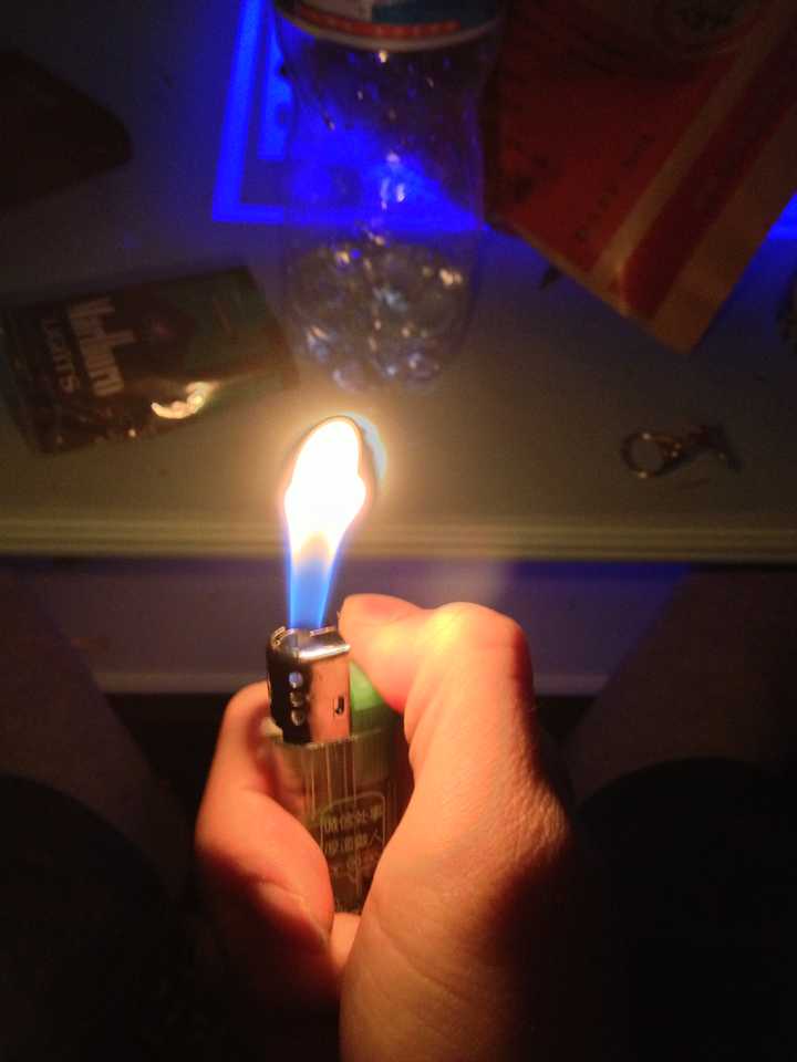 利用手机和火机,怎么拍出比较美的火焰?