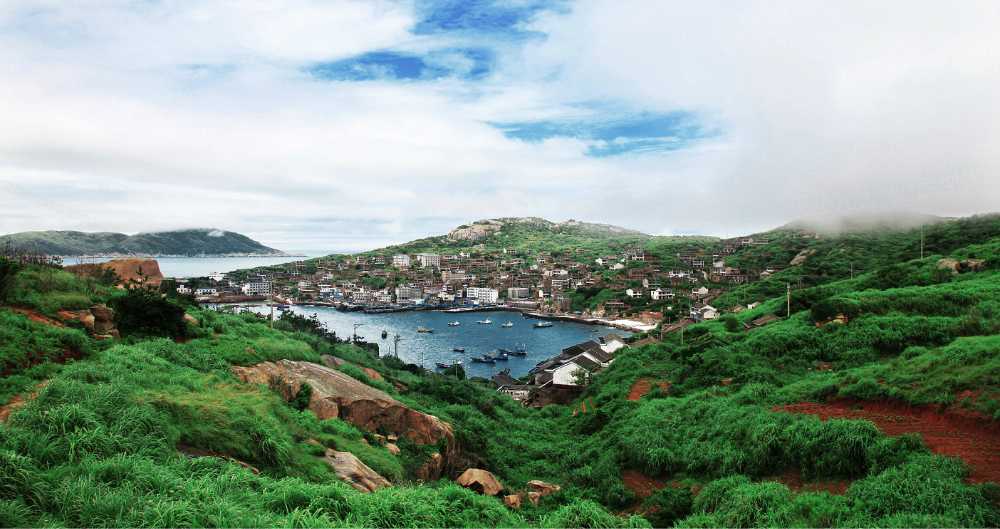 浙江东极岛(中街山列岛)就不错<br>据说被某些人称为中国的圣托