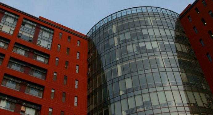 之所以我说到电子系就提到罗姆楼,是因为那是我在清华里呆过最安静的