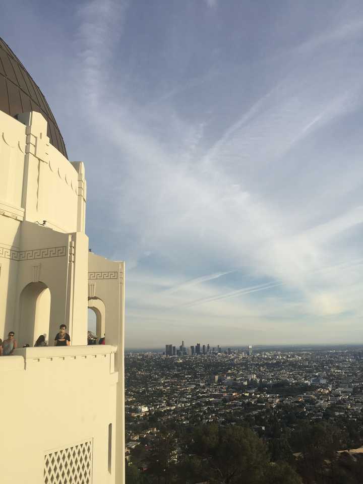 天使之城--洛杉矶 干热,阳光也很强,相对而言地广人稀,在郊区没车出行