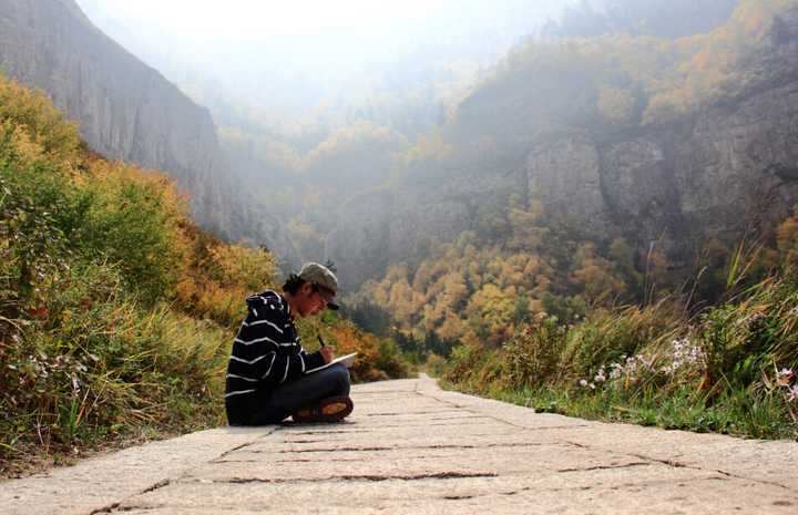 一個人旅行應該怎樣自拍?