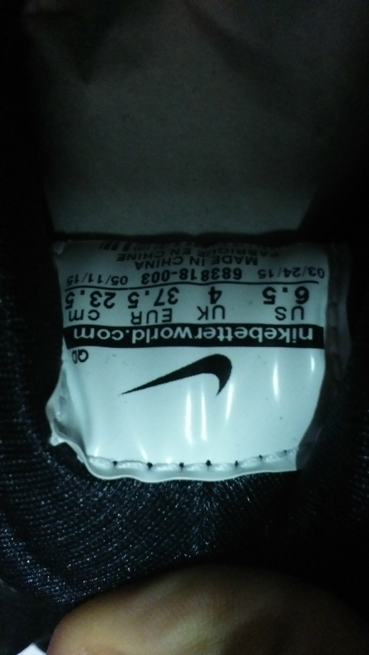 求大神帮我看下这双华莱士的真假,谢谢大神了?