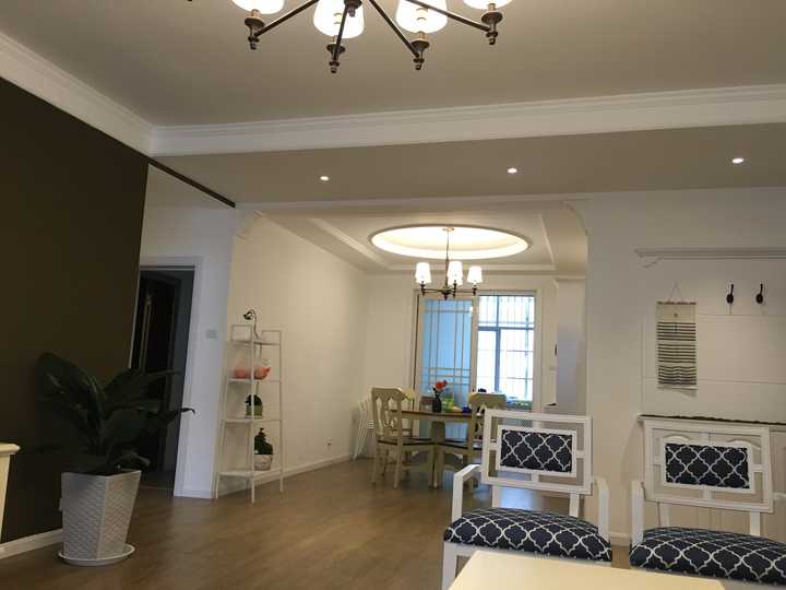 手贱自己装修,风格基本属于城乡结合部,怎么改造才能让家看起来舒服点