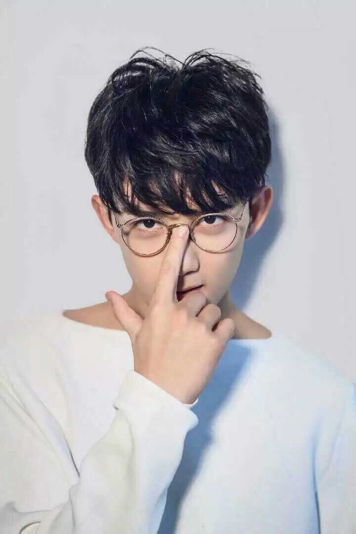 有没有一张图片能完美的展现"邪魅一笑"一个表情?