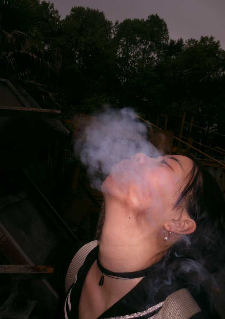 你见过最有感觉的吸烟照是哪张?