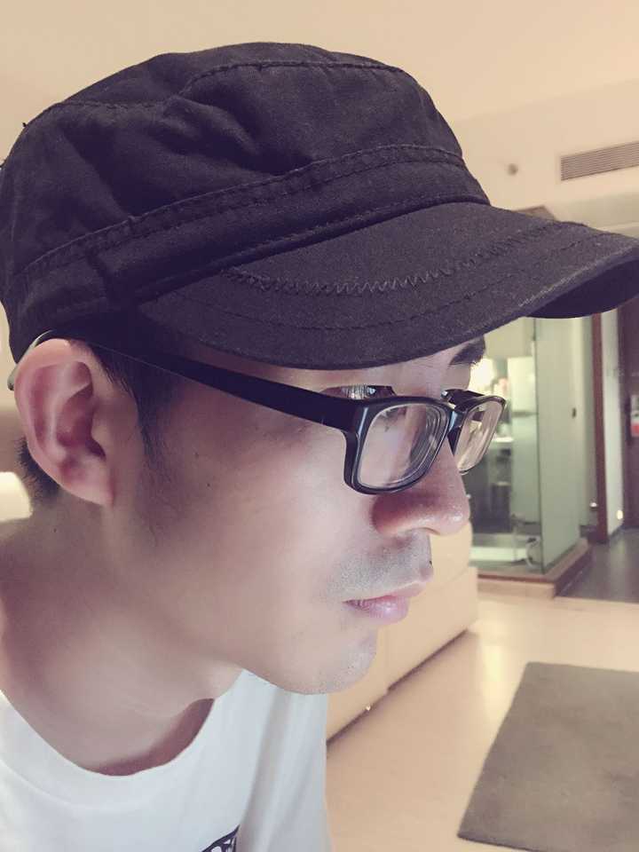 头不大的男生冬天带什么帽子好看?