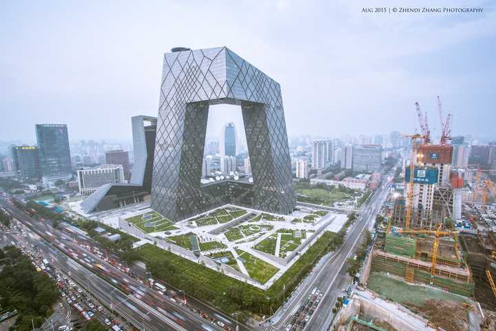 cctv大楼外部空间鸟瞰,过弱的围合,消极的空间,来源car84.