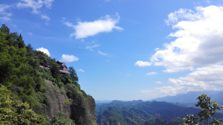 【从前有座山,山上有座庙蓝天白云下的一丝禅意也是极好的】